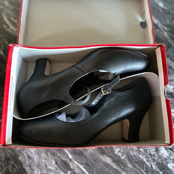 Capezio Women’s Black Heel - Picture 4 of 16